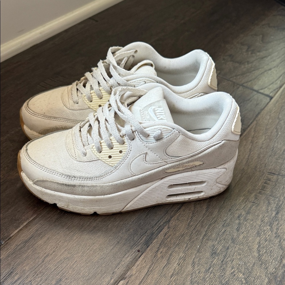 Nike Women's Cream Sneakers
